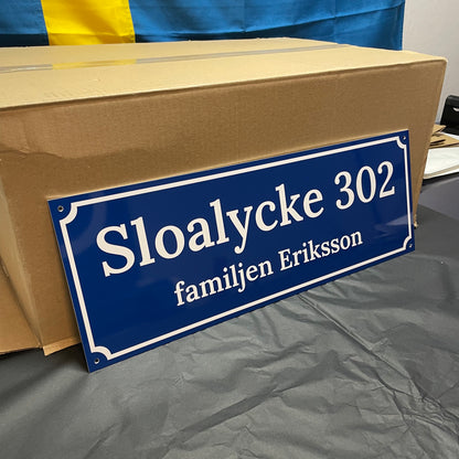 Husskylt - Blå/Vit - 500x180mm - Gammaldags stil