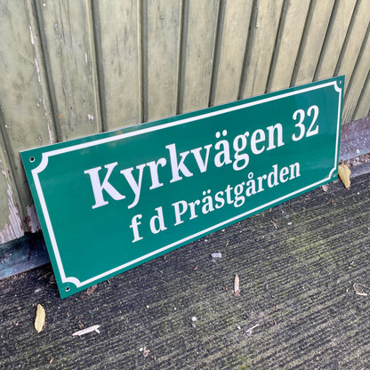 Husskylt - Grön/Vit - 500x180mm - Gammaldags stil