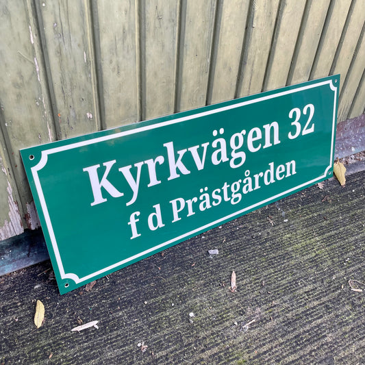 Husskylt - Grön/Vit - 500x180mm - Gammaldags stil